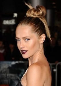 Γιορτινές στυλιστικές ίδεες για τα μαλλιά 2017