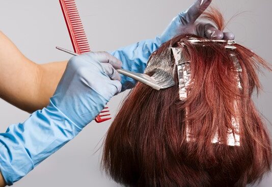 Βαφή ή Ανταύγειες ιδού η απορία!